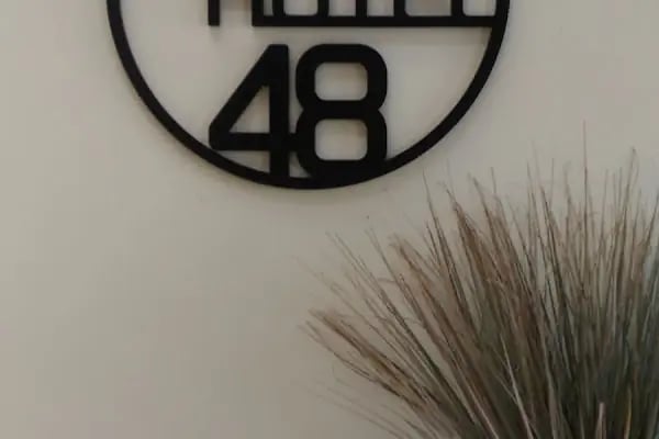 The Hotel 48 - Resim 12