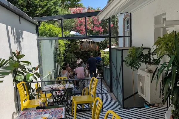 Nissi Restaurant &amp; cafe - Resim 3
