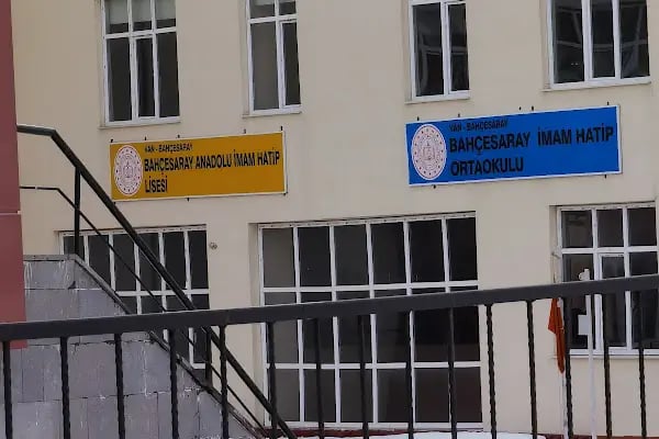 Bahçesaray Ortaokulu - Resim 4