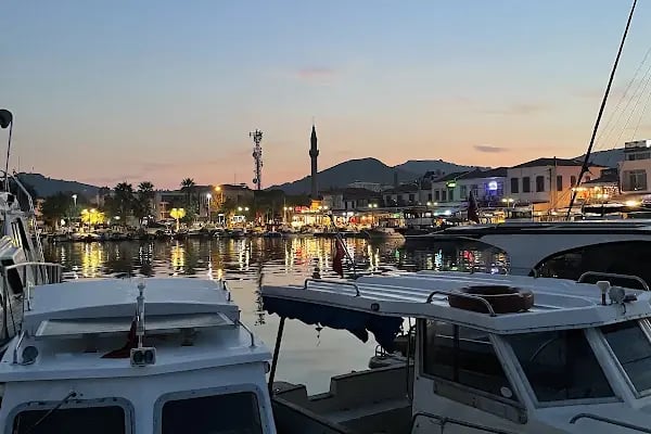 Urla Yat Limanı - Resim 2