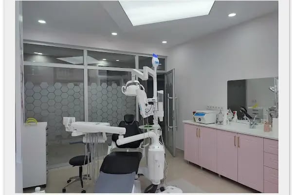Diş Hekimi Halime Savci - Astro Dent Ağız ve Diş Sağlığı Kliniği - Resim 18