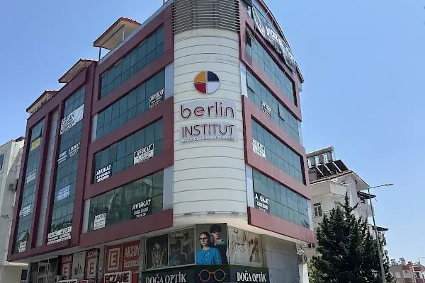 berlin INSTITUT Yabancı Dil Okulları - Resim 3