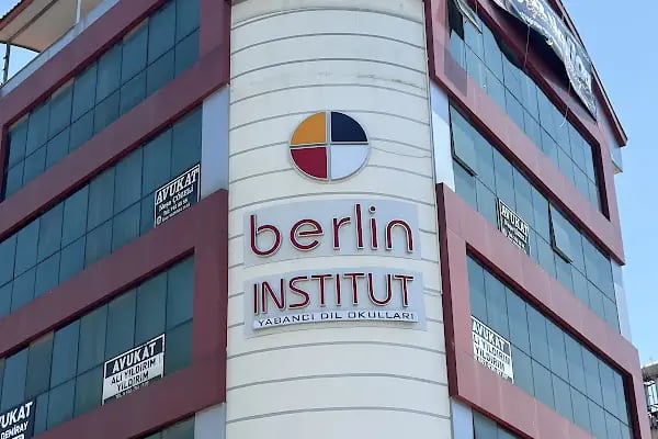 berlin INSTITUT Yabancı Dil Okulları - Resim 11
