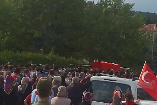 Ertuğrul Özer Parkı - Resim 6
