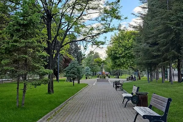 Ertuğrul Özer Parkı - Resim 4