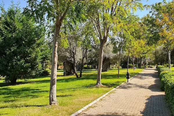 Balçova adalet ve demokrasi parkı. - Resim 20