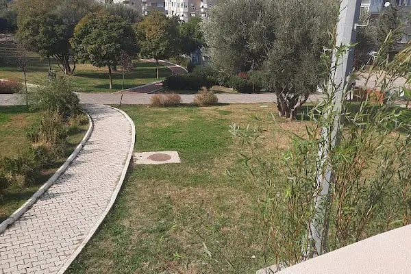 Balçova adalet ve demokrasi parkı. - Resim 12
