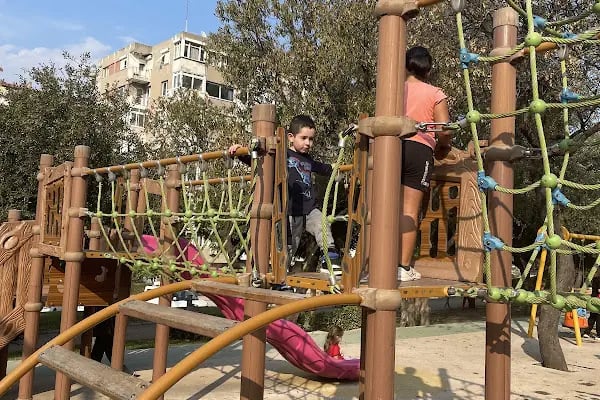 Balçova adalet ve demokrasi parkı. - Resim 5