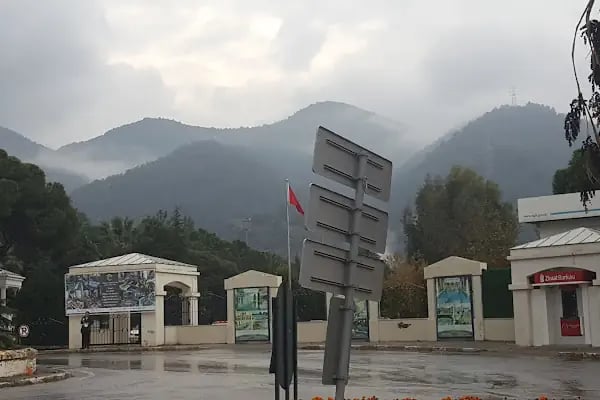 Balçova adalet ve demokrasi parkı. - Resim 18