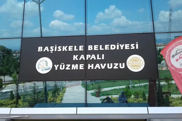 Başiskele Belediyesi Yeniköy Yarı Olimpik Kapalı Yüzme Havuzu - Resim 5