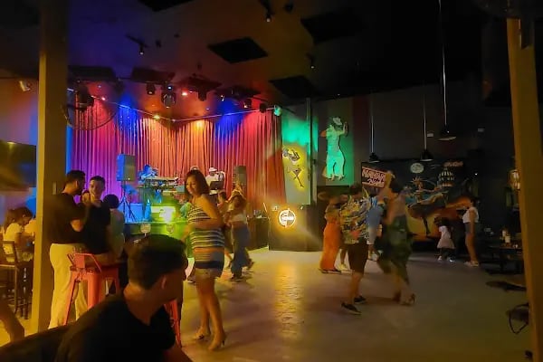 Queen Beach&amp;Pub - Resim 4