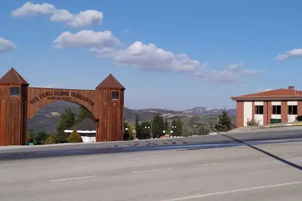 Kent Mezarlığı - Resim 4