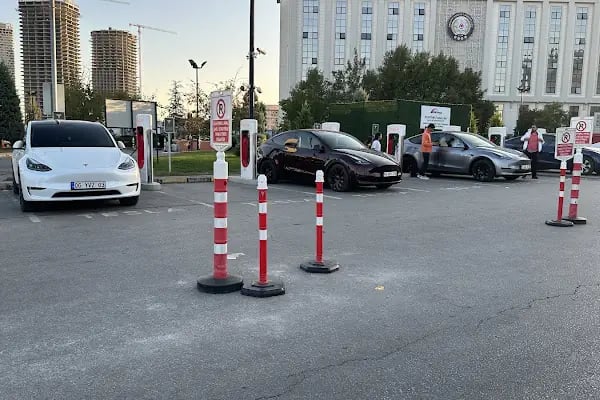 Tesla Supercharger - Resim 5