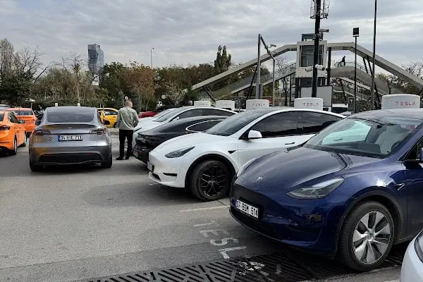 Tesla Supercharger - Resim 15