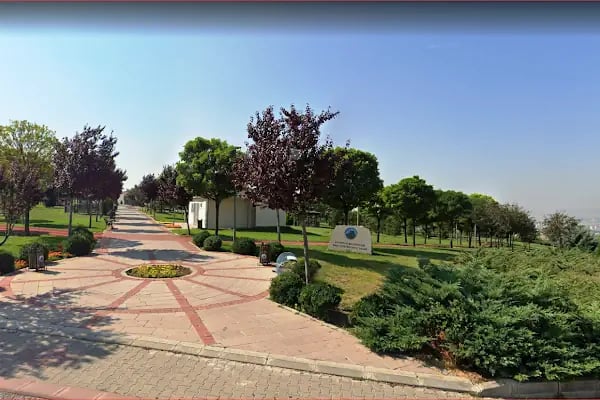 Aliya İzzet Begoviç Parkı - Resim 10