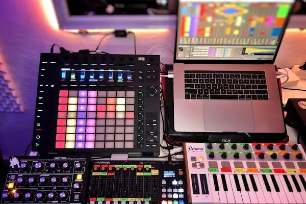 AudioWorkz Bodrum - Resim 15