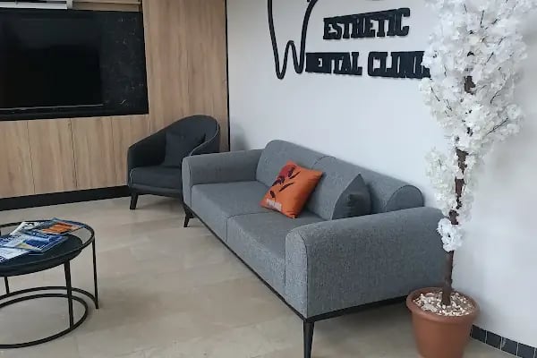ESTHETIC DENTAL AĞIZ VE DİŞ SAĞLIĞI POLİKLİNİĞİ - Resim 3