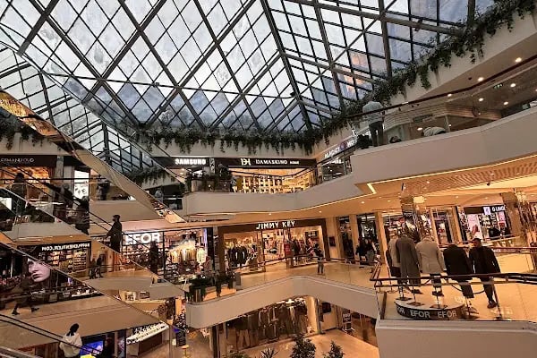 Zafer Plaza Alışveriş Merkezi - Resim 12