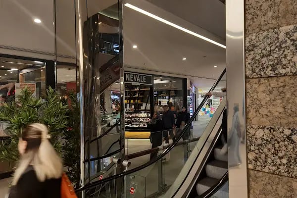 Zafer Plaza Alışveriş Merkezi - Resim 2