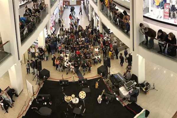 Zafer Plaza Alışveriş Merkezi - Resim 6