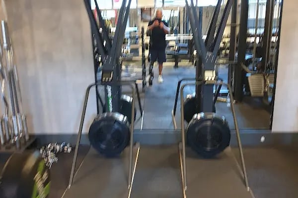 Tom's Gym Fitness Center - Resim 17