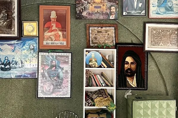 Koca Bektas Dede Turbesi - Resim 5