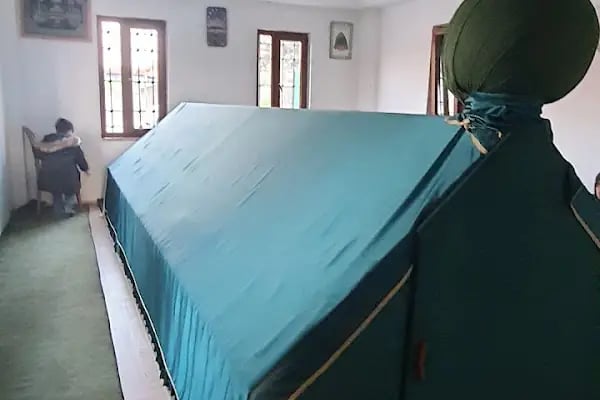 Sakar Baba Türbesi - Resim 6