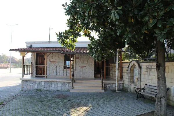 Sakar Baba Türbesi - Resim 14