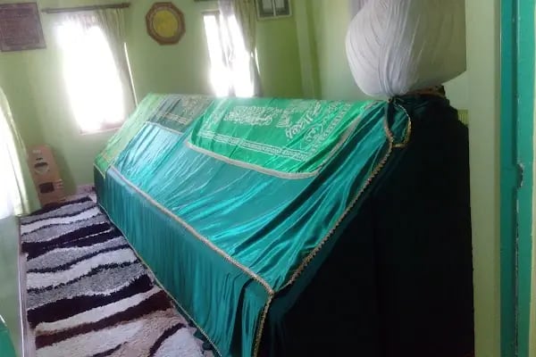 Sakar Baba Türbesi - Resim 4