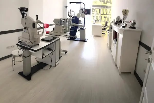 Dr. Turhan Alçelik Sarı Nokta Kliniği - Resim 8