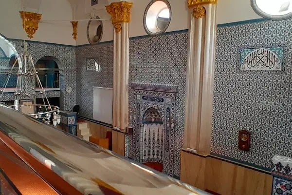 Hüsnü Ataberk Cami - Resim 19