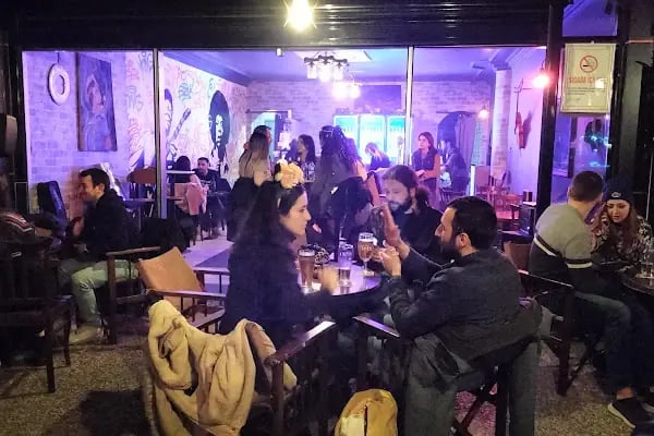 Red House Pub Adana - Resim 8