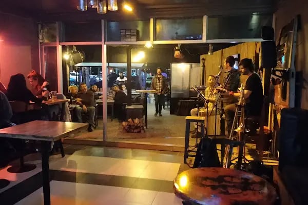Red House Pub Adana - Resim 1