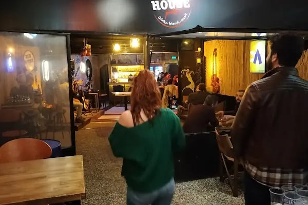 Red House Pub Adana - Resim 11