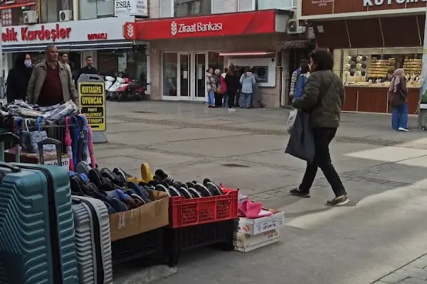 Ziraat Bankası Bayraklı/İzmir Şubesi - Resim 2