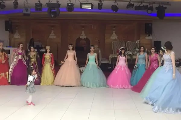 Hayal Kuaför Gelinlik Saç Tasarımı - Resim 2