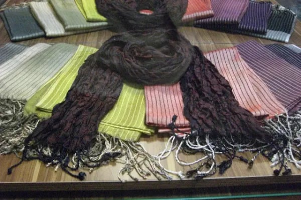 Şen Naoe Ev Tekstil (Hand woven textiles,Covered Bazaar) - Resim 7
