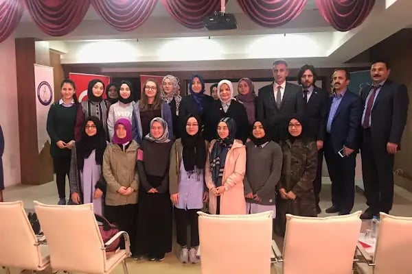 Ankara Kız Anadolu İmam Hatip Lisesi Fen ve Sosyal Bilimler Proje Okulu - Resim 14