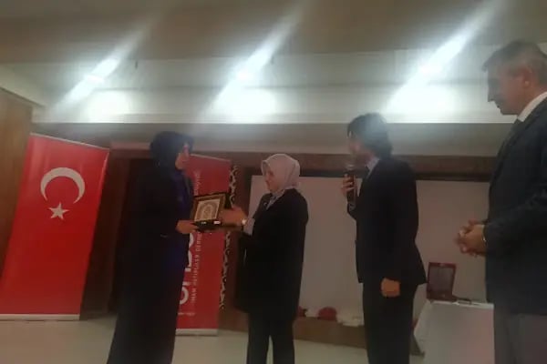 Ankara Kız Anadolu İmam Hatip Lisesi Fen ve Sosyal Bilimler Proje Okulu - Resim 8