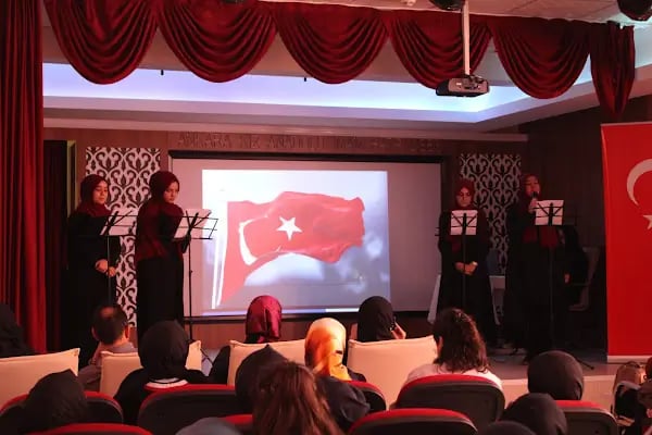 Ankara Kız Anadolu İmam Hatip Lisesi Fen ve Sosyal Bilimler Proje Okulu - Resim 9