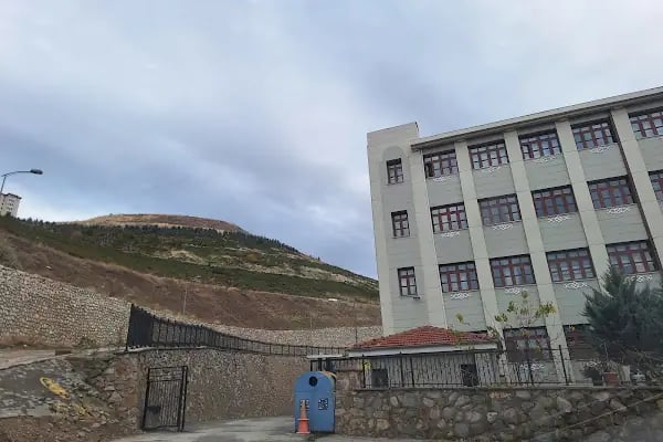 Ankara Kız Anadolu İmam Hatip Lisesi Fen ve Sosyal Bilimler Proje Okulu - Resim 6