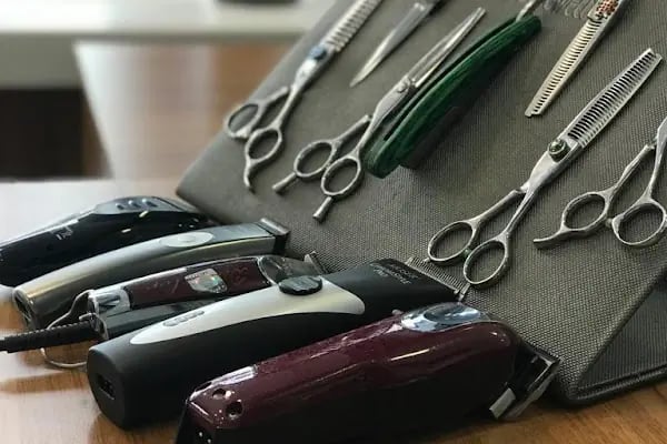 Saloon Burak Erkek Kuaförü - Resim 5