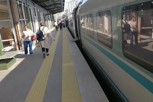 tren istasyonu - Resim 18