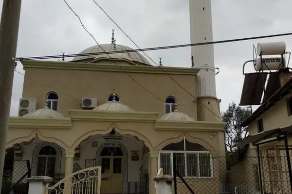 Hürriyet Mahallesi Cami - Resim 1