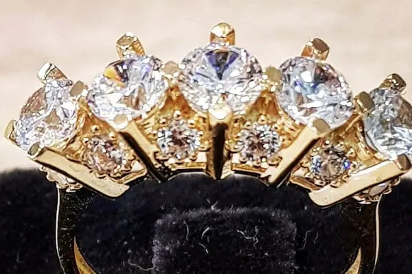 GÜVEN Kuyumculuk ( D diamond Pırlanta satış noktası) Ataşehir - Resim 4