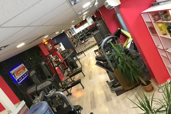 Genç Türk Sağlikli Yaşam ve Spor Merkezi - Resim 16