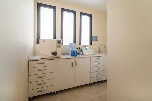 Focus Dental Clinic | Implant &amp; Smile Design Center | İmplant &amp; Gülüş Tasarımı Merkezi - Resim 4