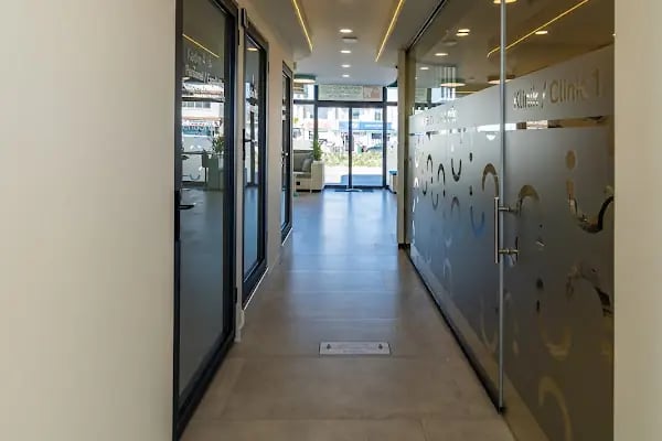 Focus Dental Clinic | Implant &amp; Smile Design Center | İmplant &amp; Gülüş Tasarımı Merkezi - Resim 11