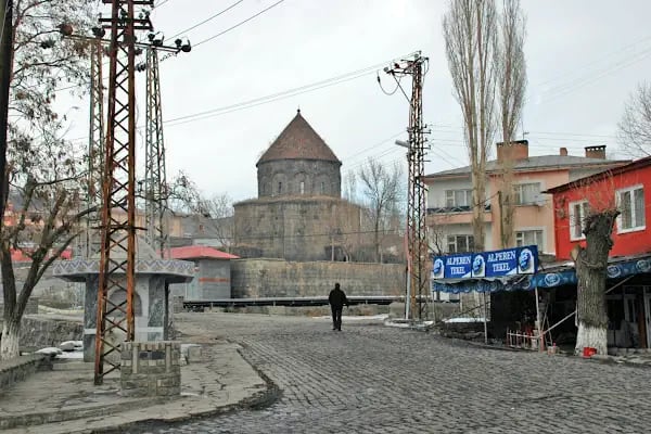 Merkez Kümbet Cami - Resim 14