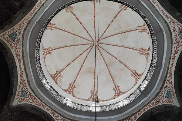 Merkez Kümbet Cami - Resim 4